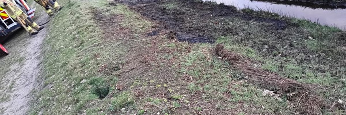 FW-OLL: Böschungsbrand im Moorgebiet
