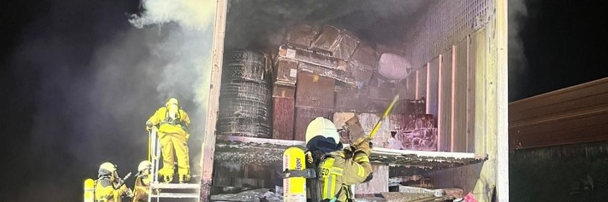 FW VG Asbach: LKW-Brand auf der A3 - Feuerwehr mehrere Stunden im Einsatz