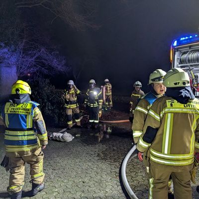 FW-OLL: Zimmerbrand in der Nacht - Hund verhindert Schlimmeres