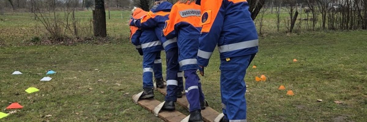 FW Lehrte: Stadtjugendfeuerwehr Lehrte richtete Orientierungsmarsch in Sievershausen aus