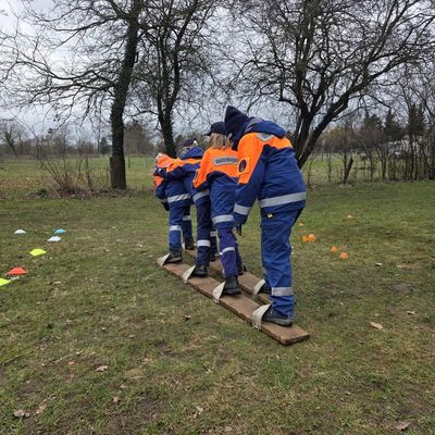 FW Lehrte: Stadtjugendfeuerwehr Lehrte richtete Orientierungsmarsch in Sievershausen aus