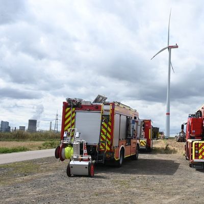 FW Pulheim: Pulheim-Stommeln: Landwirt verletzt sich bei Arbeitsunfall schwer