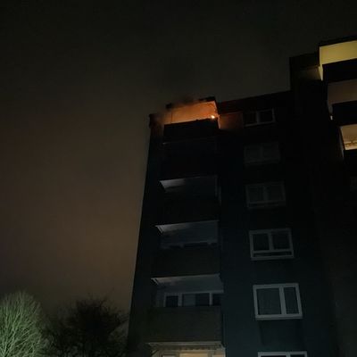 FW-DO: Balkonbrände und einige kleine Feuer in der Silvesternacht - Feuerwehr und Rettungsdienst ziehen Bilanz