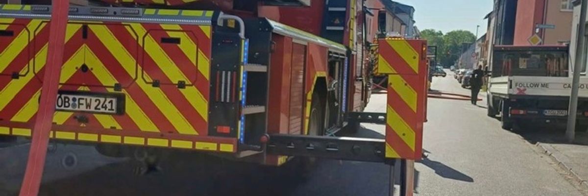 FW-OB: Dachstuhlbrand verhindert - Feuerwehr verhindert größere Ausbreitung