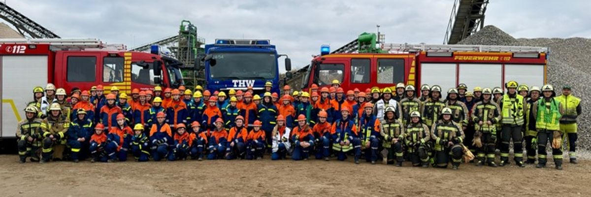 FW Hünxe: Gemeinsam im Einsatz: Jugendfeuerwehr erlebt 24 Stunden Feuerwehralltag