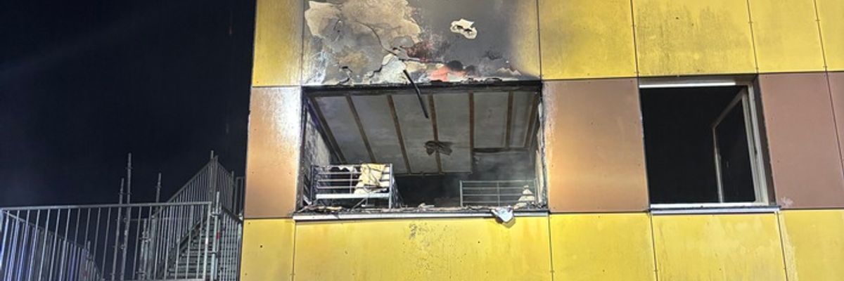 FW-OE: Zimmerbrand in zentraler Unterbringungseinrichtung des Landes