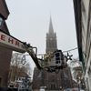 FW Tönisvorst: Die Weihnachtsbeleuchtung in Vorst ist bereit. Die Freiwilligen Feuerwehr Tönisvorst unterstützt die Kolpingfamilie beim Aufhängen der Weihnachtsbeleuchtung im Vorster Ortskern.
