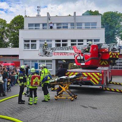 FW-AR: Familientag beim Löschzug Neheim begeistert Groß und Klein