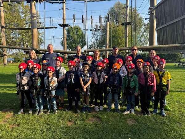 FW Xanten: Kinderfeuerwehr besucht den Kletterpark