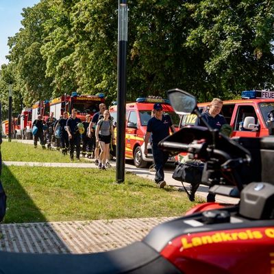 FW-OLL: ++ Korrekturmeldung, weitere Hilfsorganisation nicht erwähnt ++ Kreisfeuerwehrbereitschaft des Landkreises Oldenburg übt erstmals in neuer Struktur im Landkreis Nienburg mit 172 Einsatzkräften.
