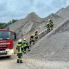 FW-AR: Löschzug Neheim trainiert Rettung mehrerer vermisster Personen - Drohnentechnik unterstützt Übung auf Firmengelände