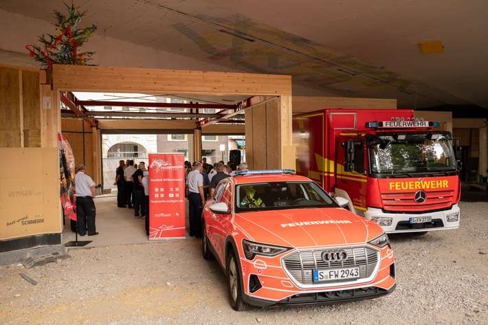 FW Stuttgart: Richtfest an der Interims-Feuerwache 1