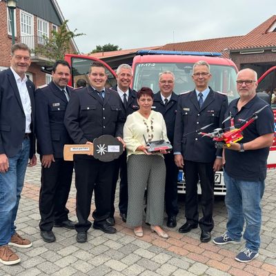 FW-OLL: Familienfest der Feuerwehr Littel mit Fahrzeug- und Drohnenübergabe