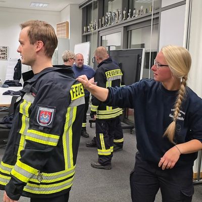 FW Celle: Selbstverteidigung für Einsatzkräfte