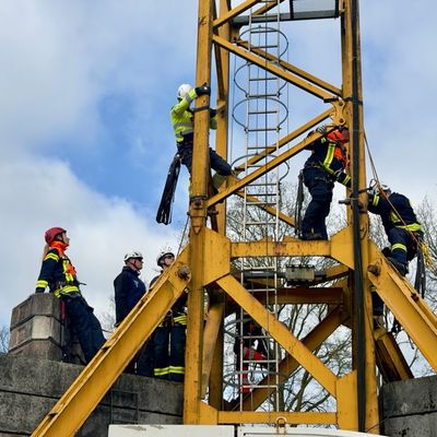 FW-OLL: Fortbildung zur Absturzsicherung bei der Kreisfeuerwehr Landkreis Oldenburg