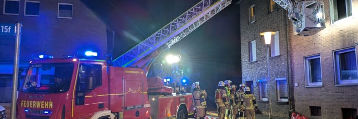 FW-KLE: Wohnungsbrand in einem Mehrfamilienhaus - 8 Personen und 3 Haustiere gerettet