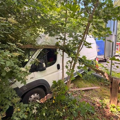 FW Hünxe: eCall bestätigt - Verkehrsunfall mit einer eingeschlossenen Person