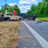 KFV Bodenseekreis: Feuerwehr Meckenbeuren bekämpft Fahrzeugbrand nach tödlichem Frontalzusammenstoß zwischen einem PKW und LKW