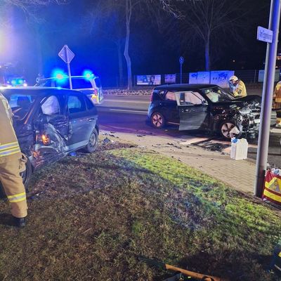 FW-Greven: Verkehrsunfall mit vier verletzten Personen.