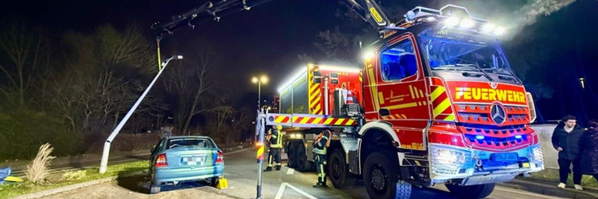 Feuerwehr MTK: Feuerwehr Hattersheim gründet Fachgruppe Kran/Rüst - Kickoff mit rund 25 Einsatzkräften