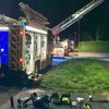 FW Moers: Gartenhaus brennt in Moers-Meerbeck komplett aus