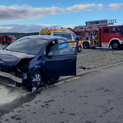 FW Eigeltingen: Einsatz für die Feuerwehr wegen Verkehrsunfall mit mehreren Fahrzeugen
