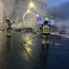FW-OB: Folgemeldung der Feuerwehr Oberhausen zum Einsatz in der Lagerhalle: Einsatz der Feuerwehr Oberhausen wird noch Stunden andauern