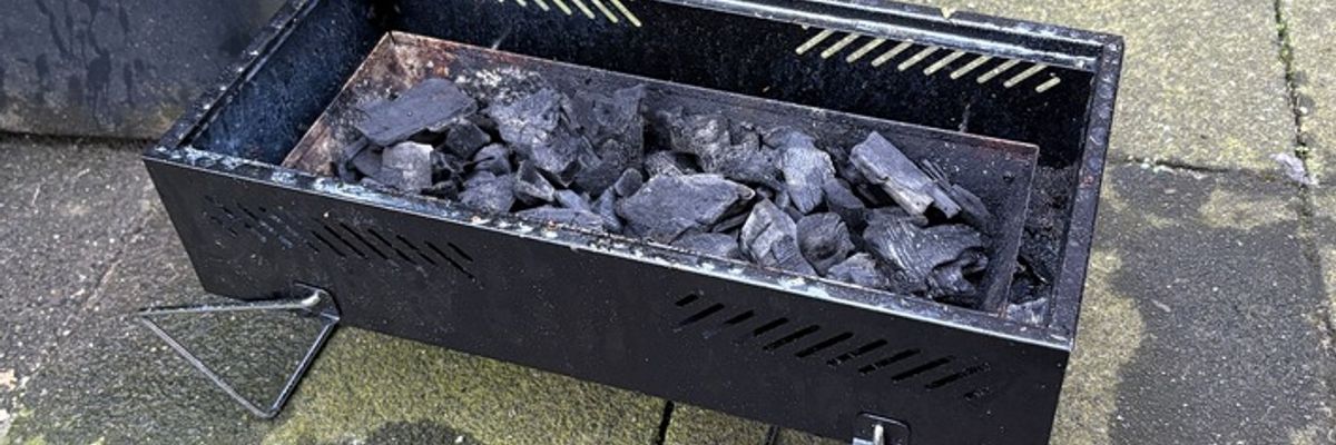 Feuerwehr Goch: Grillen mit Holzkohle: Mann bringt sich in Lebensgefahr