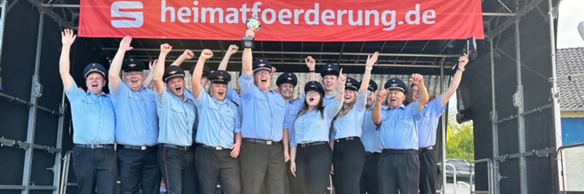 FW-ROW: Landesentscheid der Niedersächsischen Feuerwehren in Bodenwerder - Feuerwehr Kalbe wird Vizelandessieger
