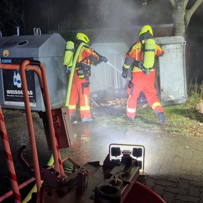 FW-PI: 50 Einsätze für die Feuerwehren im Kreis Pinneberg zum Jahreswechsel - Etwas weniger als im Vorjahr und weniger Großbrände