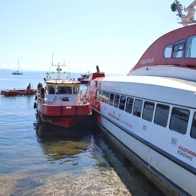 FW Konstanz: Schiffsunfall am Konstanzer Hafen