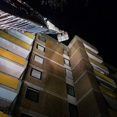 FW Celle: Feuer auf Dachterrasse im 8. OG!
