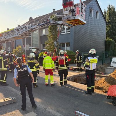 FW-MH: Arbeitsunfall in MH-Heißen - Rettungshubschrauber im Einsatz