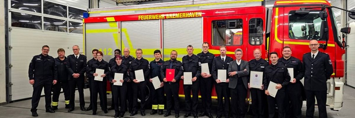FW Bremerhaven: Beförderungen und Ehrungen bei den Freiwilligen Feuerwehren in Bremerhaven