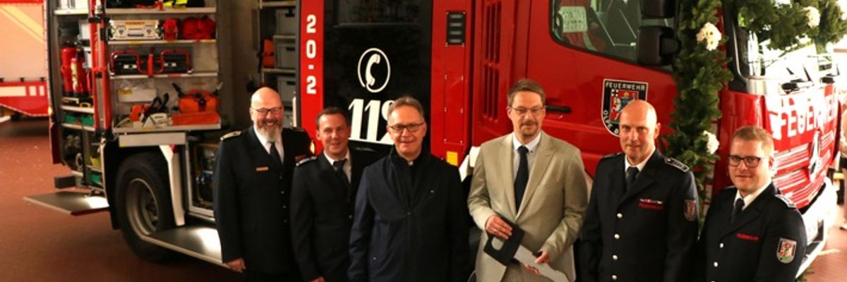 FW-OE: Festlicher Sonntag im Haus der Feuerwehr