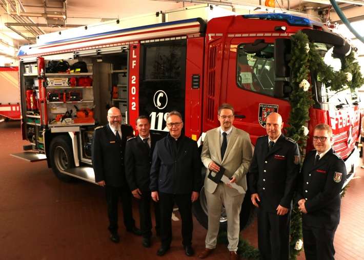 FW-OE: Festlicher Sonntag im Haus der Feuerwehr