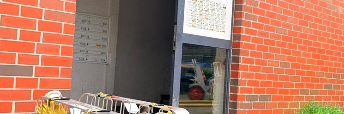 FW-DT: Heimrauchmelder im Hochhaus - Alarmstichwort auf Feuer MiG erhöht