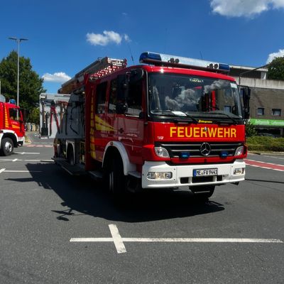 FW-Velbert: Verkehrsunfall mit zwei Pkw am Willi-Brandt-Platz