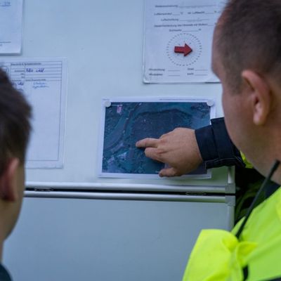 FW Flotwedel: Brennende Jagdhütte in Offensen - Löschzug Wienhausen probt den Ernstfall