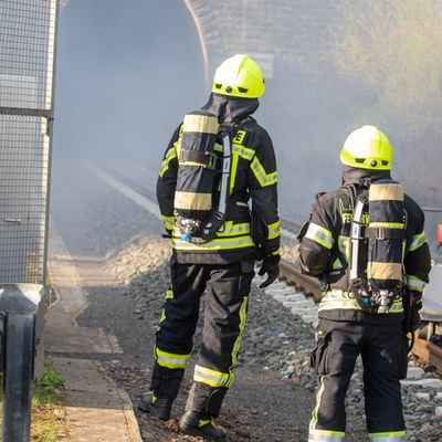 FW-OE: Großübung im Erbscheidtunnel: Feuerwehren aus Olpe und Attendorn proben den Ernstfall