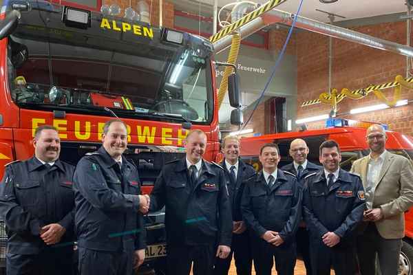 FW Alpen: Führungswechsel bei der Feuerwehr Alpen - Einheit Veen Daniel Baltes ist jetzt Einheitsführer