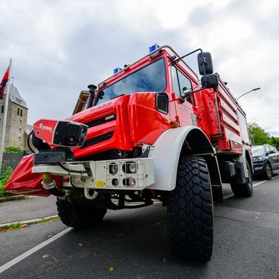 FW Menden: Feuerwehrfestival Bösperde am ersten Augustwochenende: Samstagabend drei Bands auf zwei Bühnen, sonntags Familienprogramm und Unimog-Ausstellung
