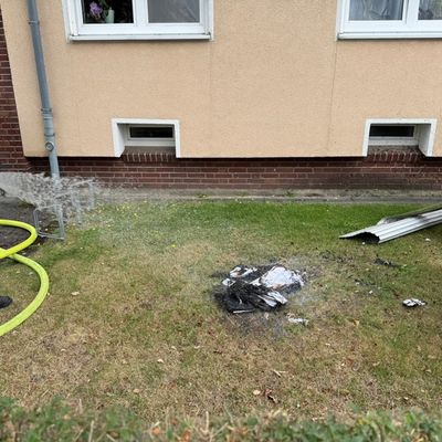 FW-WRN: Wohnungsbrand in der Bergstraße