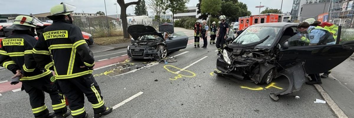 FW-DO: Verkehrsunfall auf der Hannöverschen Straße - Zwei Personen verletzt