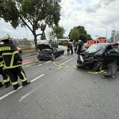 FW-DO: Verkehrsunfall auf der Hannöverschen Straße - Zwei Personen verletzt