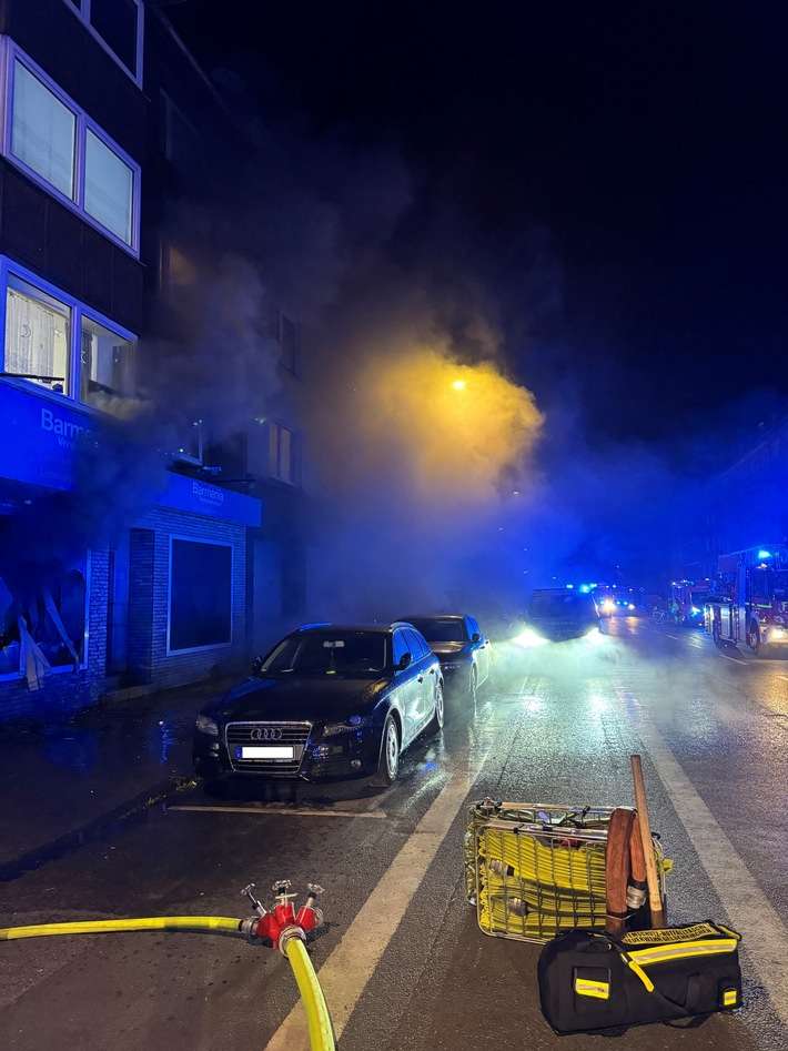 FW-GE: Zimmerbrand in einem Wohn- und Geschäftshaus in Schalke