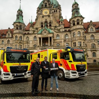 FW Hannover: Feuerwehr Hannover stellt zwei neue Intensivtransportwagen in Dienst
