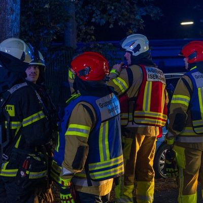 FW-MK: Brennender Trockner in Mehrfamilienhaus