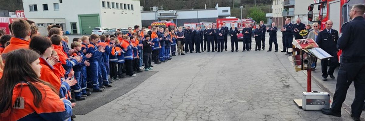 FW-AR: Führungswechsel in der Jugendfeuerwehr Arnsberg