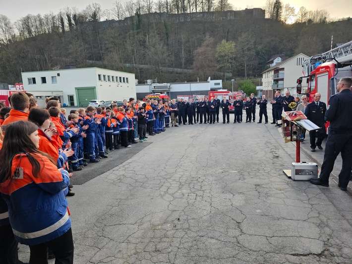 FW-AR: Führungswechsel in der Jugendfeuerwehr Arnsberg